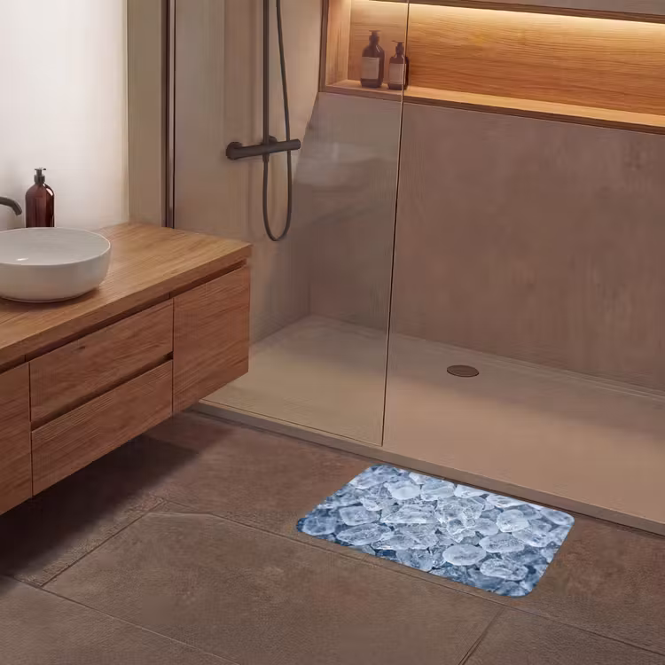 Ijsblokjes - Water - Blauw Badmat klein -sfeer2