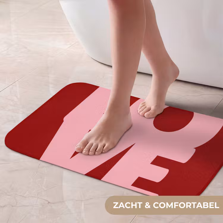 Love - Rood - Blokletters Badmat klein -USP_ZachtNL
