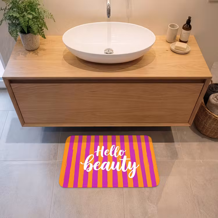 Modern - Hello - Oranje Badmat klein -sfeer1