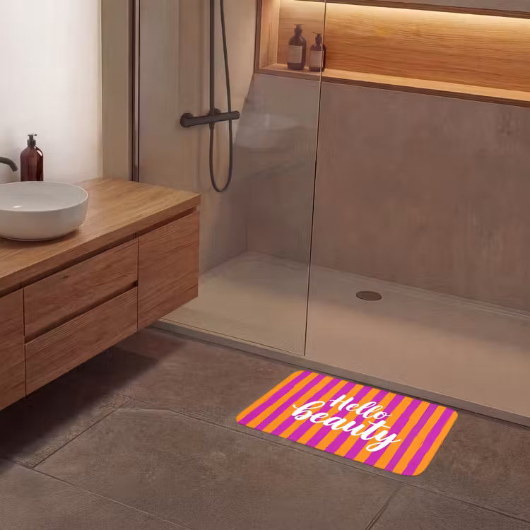 Modern - Hello - Oranje Badmat klein -sfeer2