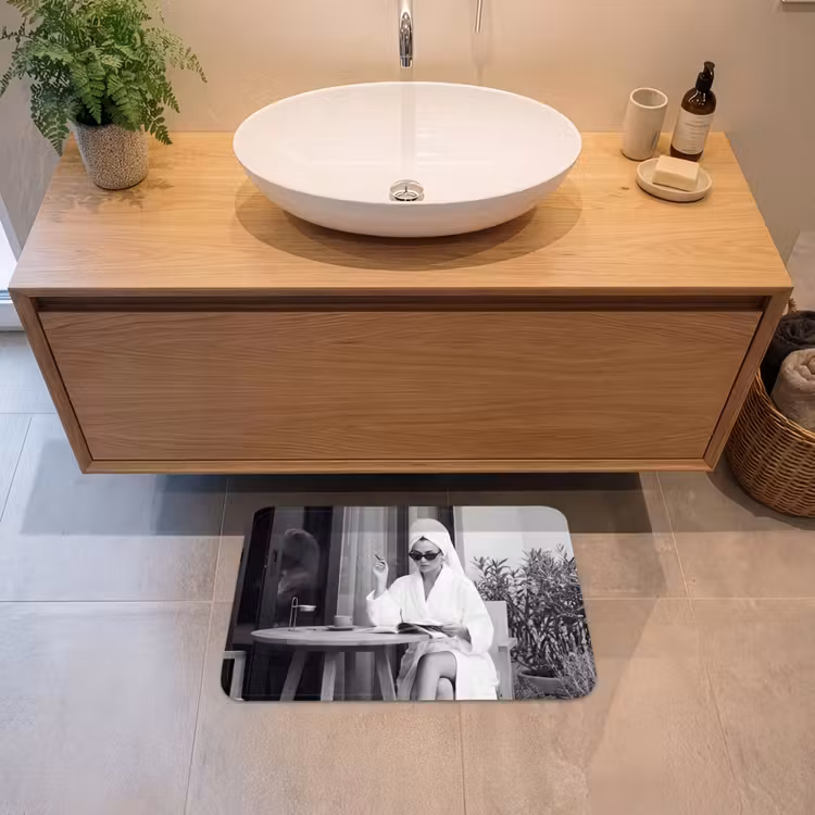 Modern - Vrouw - Zwart - Wit Badmat klein -sfeer1