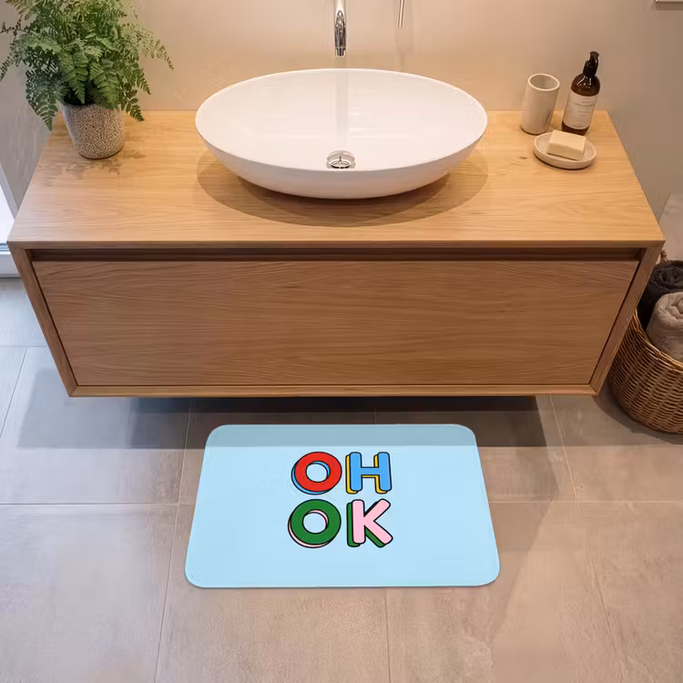 Oh ok - Blauw - Kleurrijk Badmat klein -sfeer1