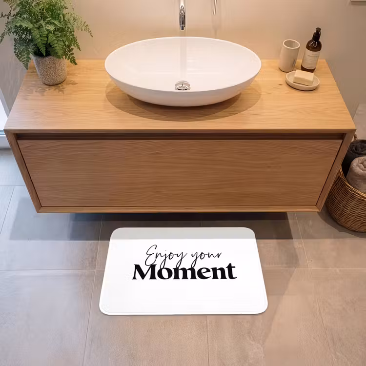 Quotes - Enjoy your moment - Wit - Spreuk Badmat klein -sfeer1