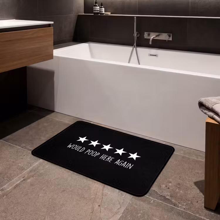 Quotes - Would poop here again - Humor - Zwart - Spreuk Badmat middel -sfeer3