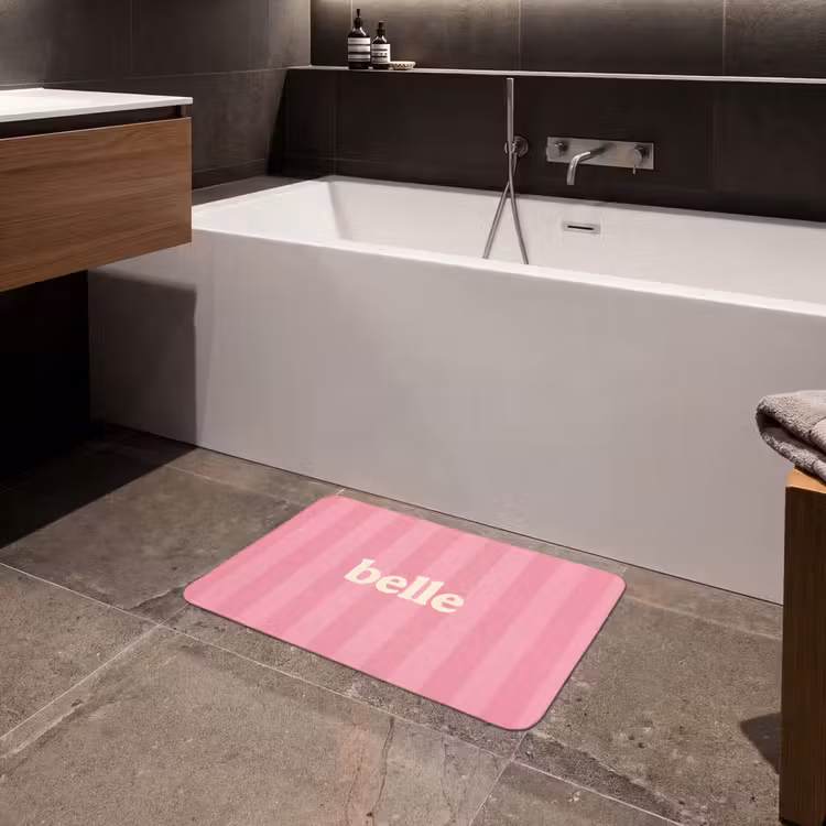 Roze - Gestreept - Belle Badmat klein -sfeer3