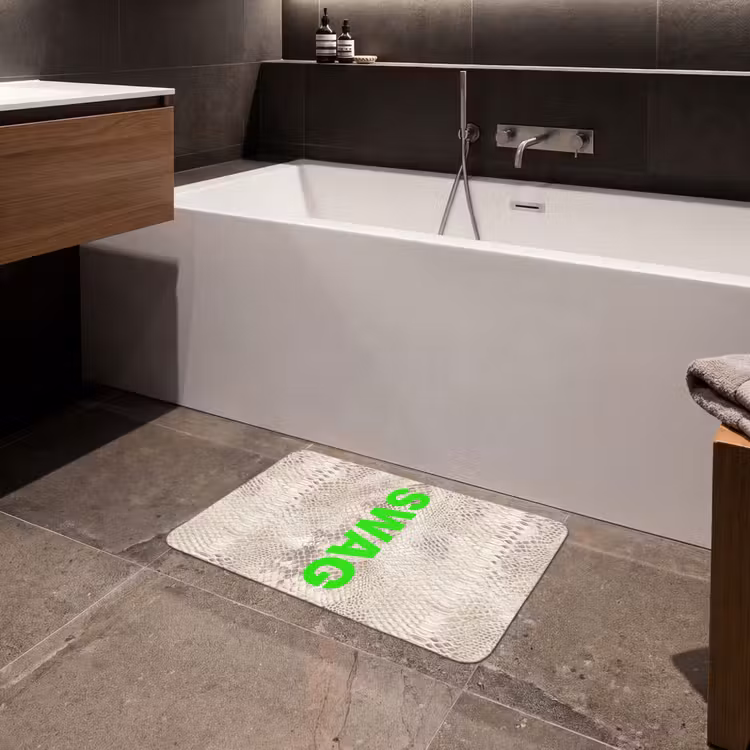 Slangenprint - SWAG - Neon - Groen Badmat klein -sfeer3