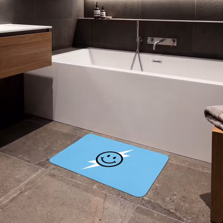 Smiley - Blauw - Bliksem Badmat klein -sfeer3