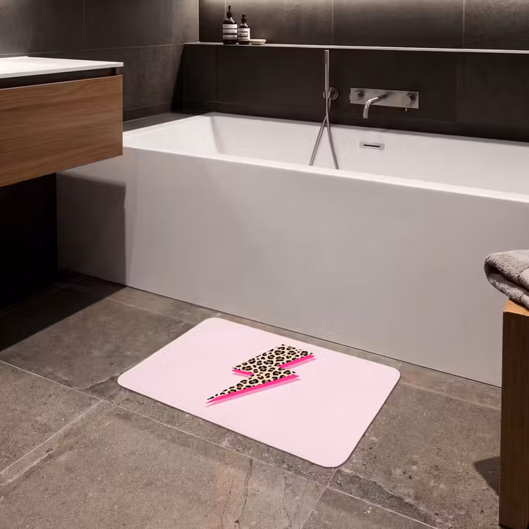 Stippen - Roze - Bliksem Badmat klein -sfeer3