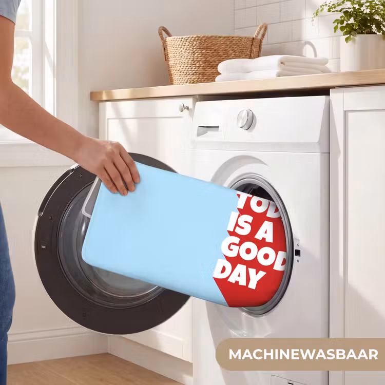 Today is a good day - Rood - lichtblauw Badmat klein -USP_WasbaarNL