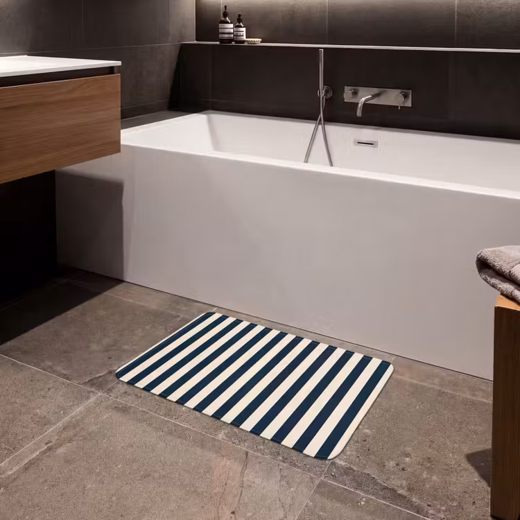 Verticale strepen - Blauw - Crème Badmat klein 997 -sfeer3
