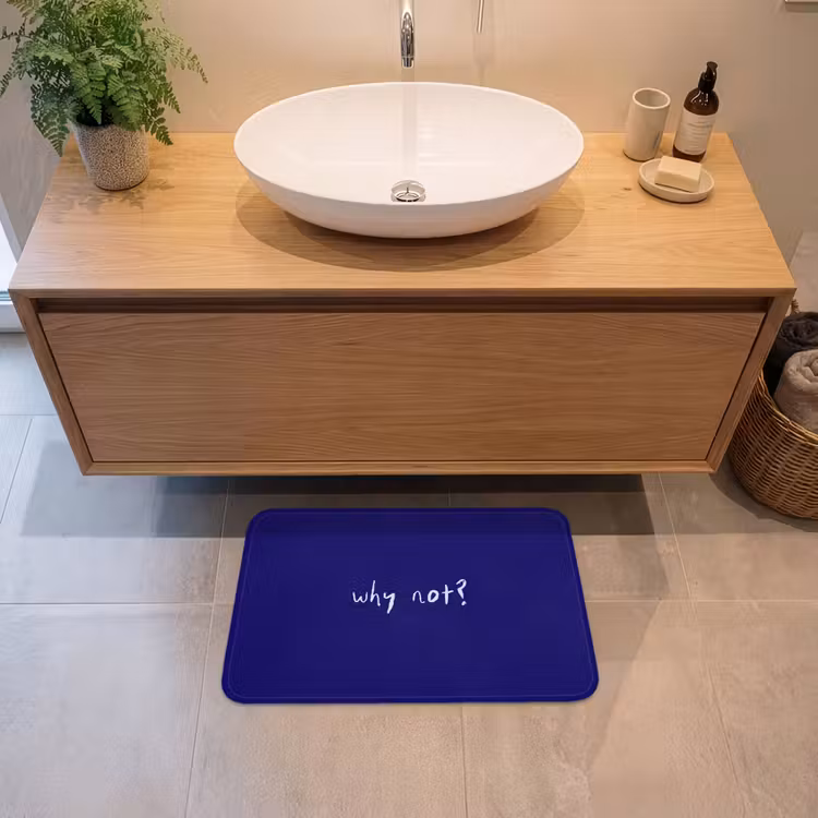 Why not - Blauw - Handgeschreven Badmat klein -sfeer1