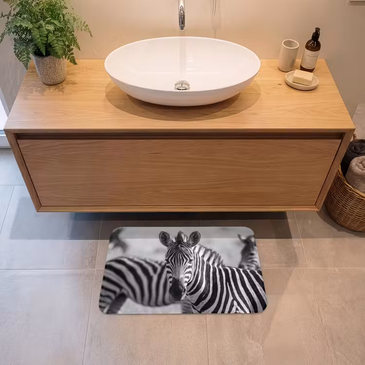 Zebra's - Zwart - Wit Badmat klein -sfeer1