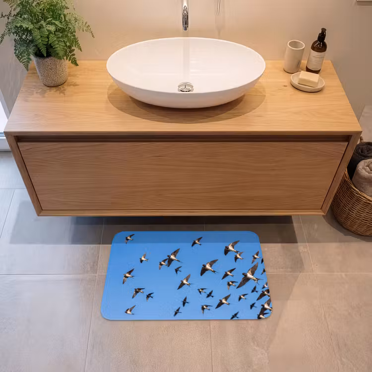 Zwaluwen - Vliegen - Blauw Badmat klein -sfeer1