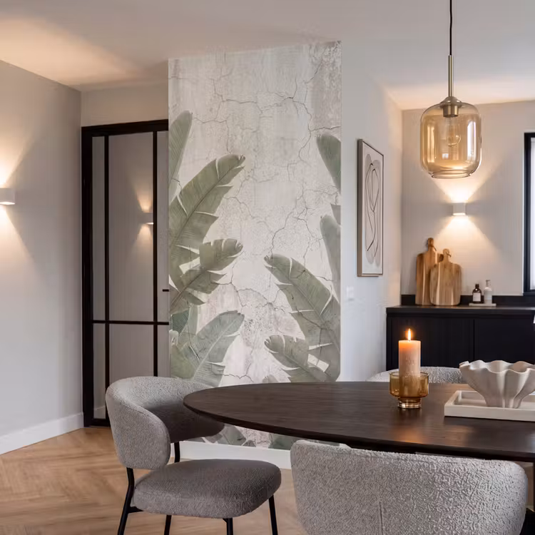 Bananenbladeren - Beton - Groen Behang Vlies klein -sfeer3