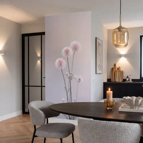 Bloemen - Bollen - Roze Behang Vlies klein -sfeer3