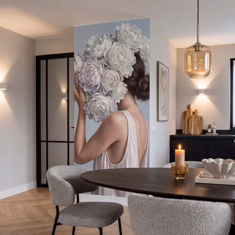 Bloemen - Vrouw - Wit Behang Vlies klein -sfeer3