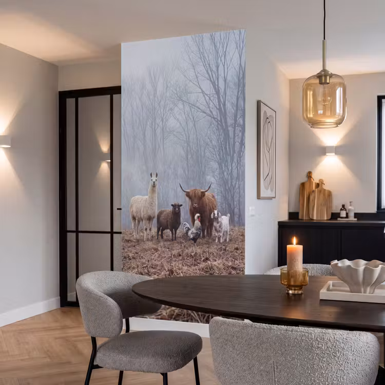 Boerderijdieren - Groep - Mist - Natuur - Rustiek Behang Vlies klein -sfeer3