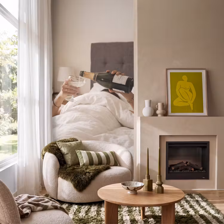 Champagne - Bed - Bubbels Behang Vlies klein -sfeer2