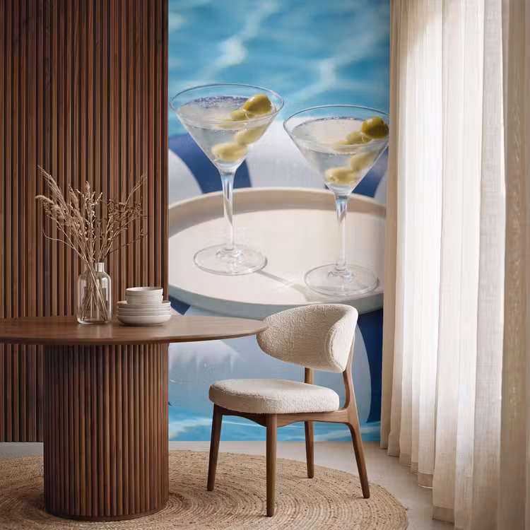 Cocktail - Zwembad - Zomer - Blauw Behang Vlies klein -sfeer1