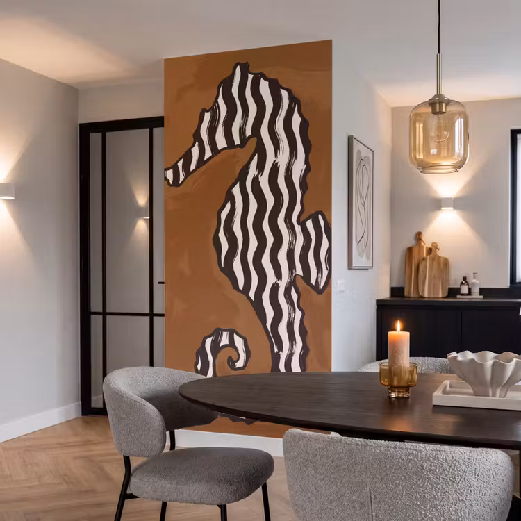 Dieren - Zeepaardje - Abstract - Bruin - Strepen Behang Vlies klein -sfeer3