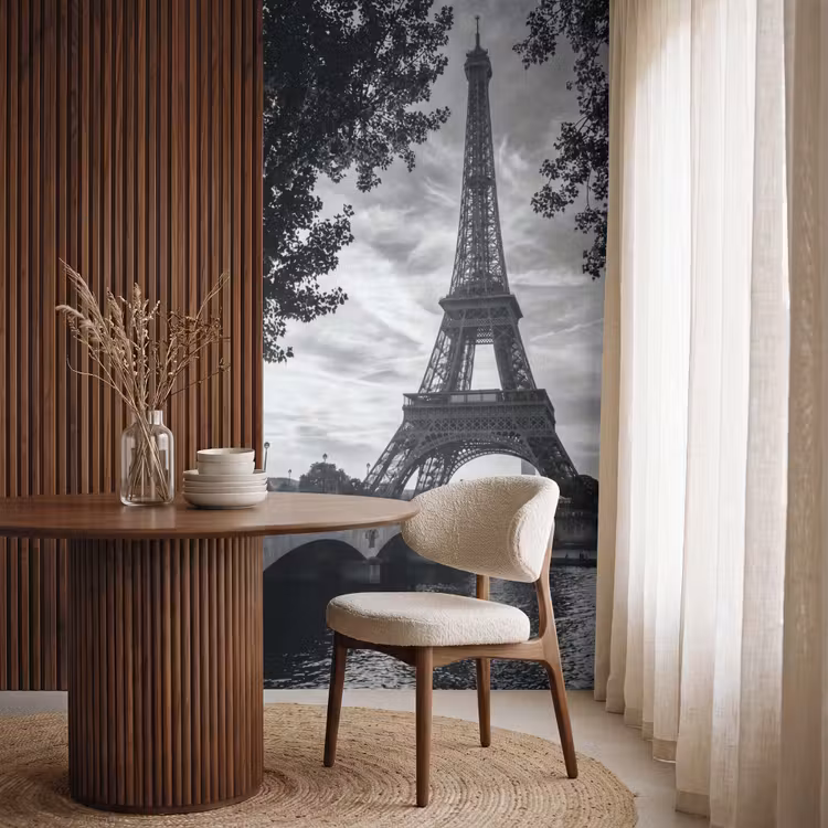 Eiffeltoren - Parijs - Rivier - Architectuur - Zwart-wit Behang Vlies klein -sfeer1