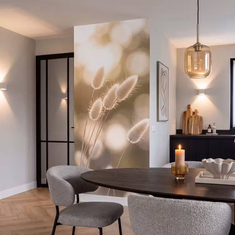 Hazestaartgras - Wit - Zonlicht Behang Vlies klein -sfeer3