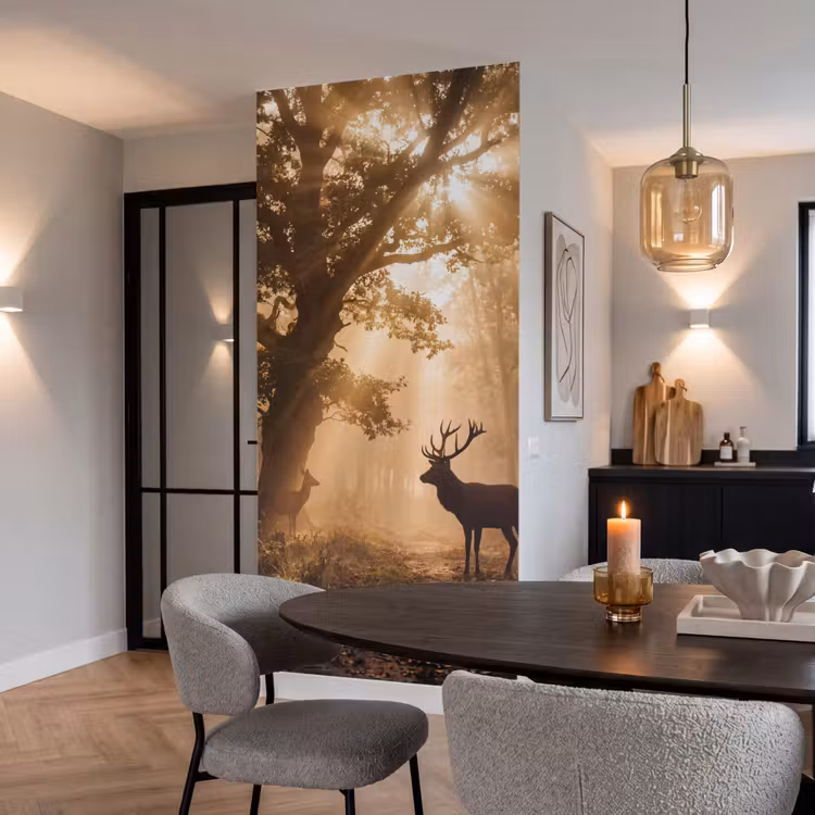 Hert - Bos - Mistig - Natuur - Goud Behang Vlies klein -sfeer3