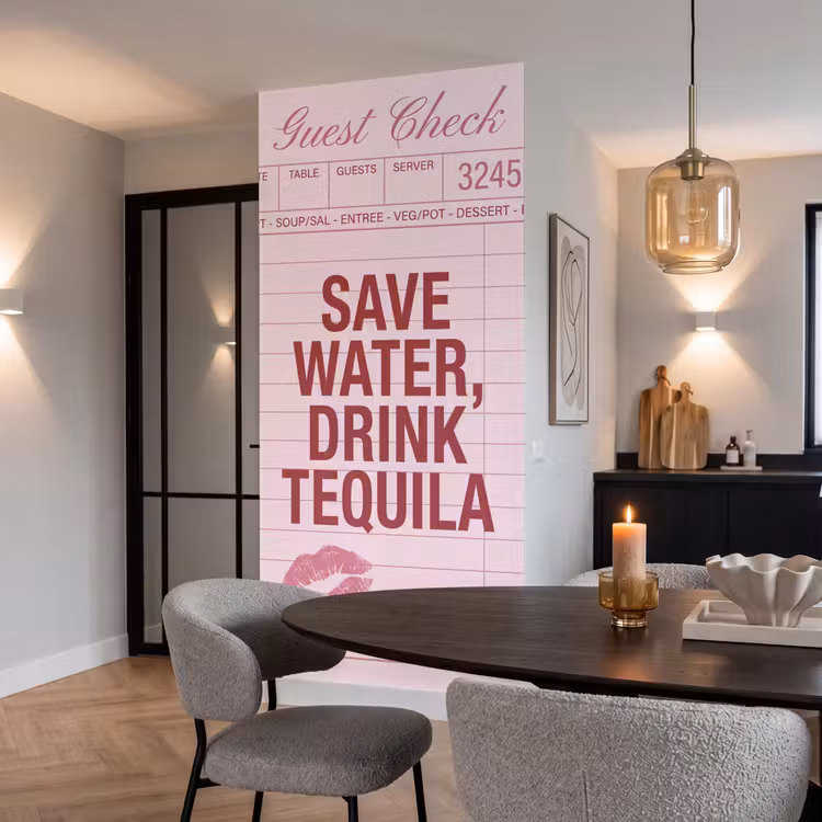 Humor - Drank - Tekst - Roze Behang Vlies klein -sfeer3