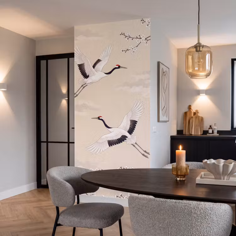 Kraanvogels - Bloesem - Beige Behang Vlies klein -sfeer3