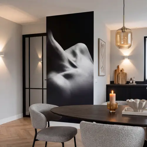 Lichaam - Vormen - Abstract - Zwart - Wit - Sensueel Behang Vlies klein -sfeer3