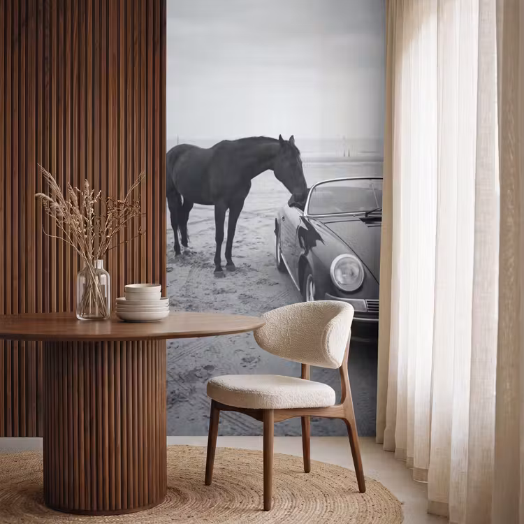 Paard - Auto - Zwart - Wit Behang Vlies klein -sfeer1