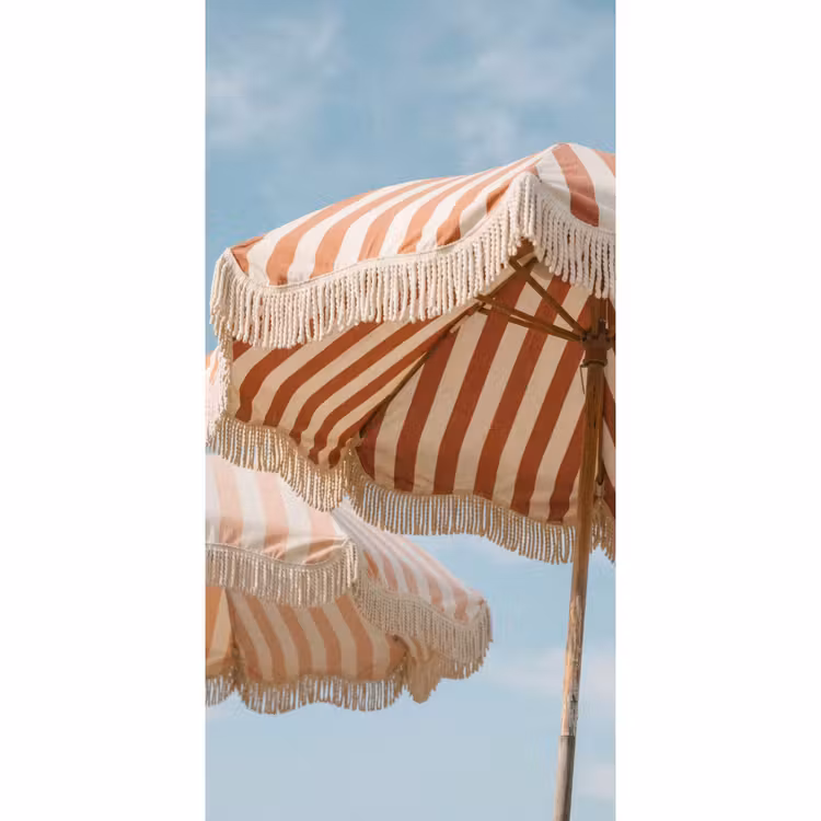 Parasol - Lucht - Rood Behang Vlies klein -3d_website