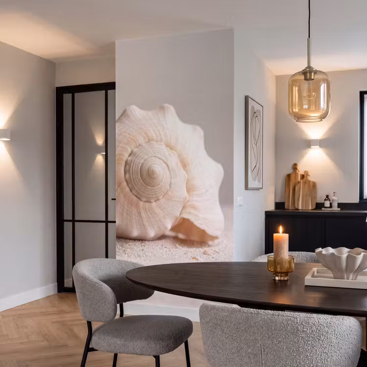 Schelp - Detail - Beige Behang Vlies klein -sfeer3
