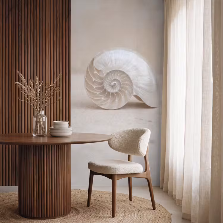 Schelp - Spiraal - Beige Behang Vlies klein -sfeer1