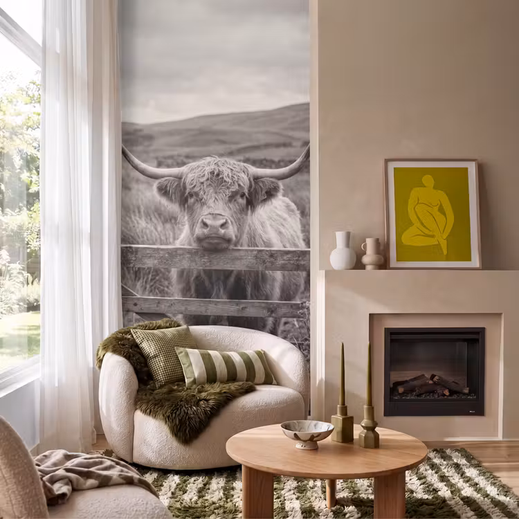 Schotse hooglander - Zwart - Wit - Hout Behang Vlies klein -sfeer2