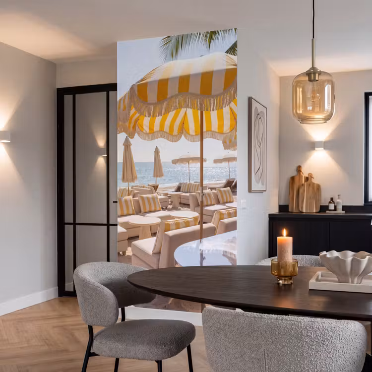 Strand - Ligbedden - Vakantie - Modern - Geel Behang Vlies klein -sfeer3