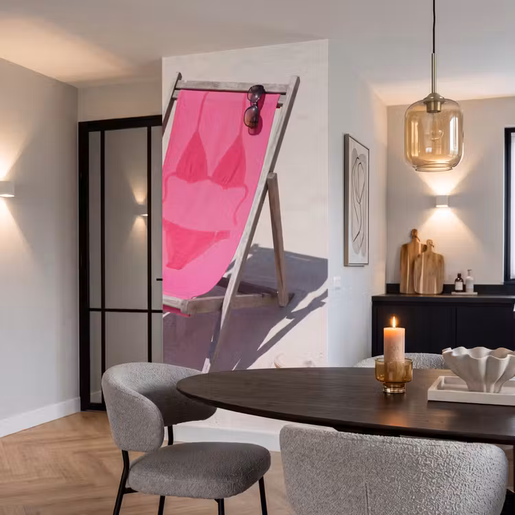 Strand - Ligstoel - Badkleding - Zomer - Roze Behang Vlies klein -sfeer3