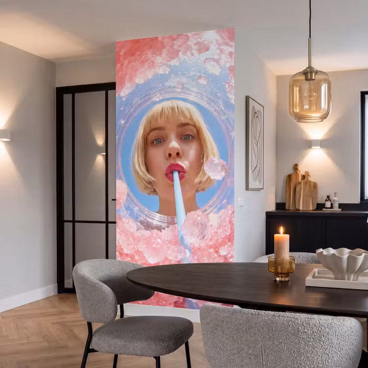 Vrouw - Drank - Zomer - Roze - Blauw Behang Vlies klein -sfeer3