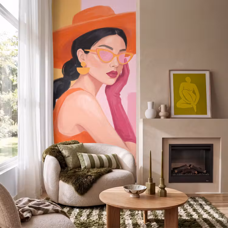 Vrouw - Hoed - Mode - Modern - Oranje Behang Vlies klein -sfeer2