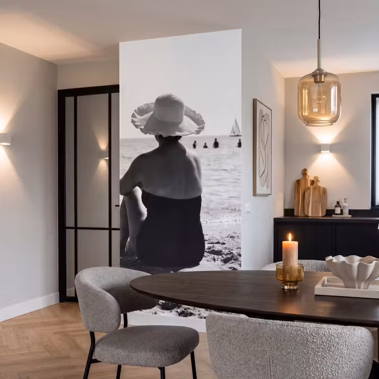Frauen - Sonnenhut - Strand - Schwarz - Weiß Behang Vlies klein -sfeer3