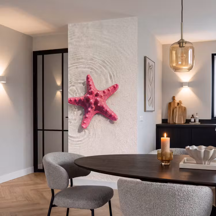 Zeeleven - Zeester - Strand - Roze - Water Behang Vlies klein -sfeer3