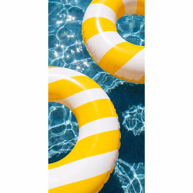 Zwembad - Zwembanden - Zomer - Geel - Blauw Behang Vlies klein -3d_website