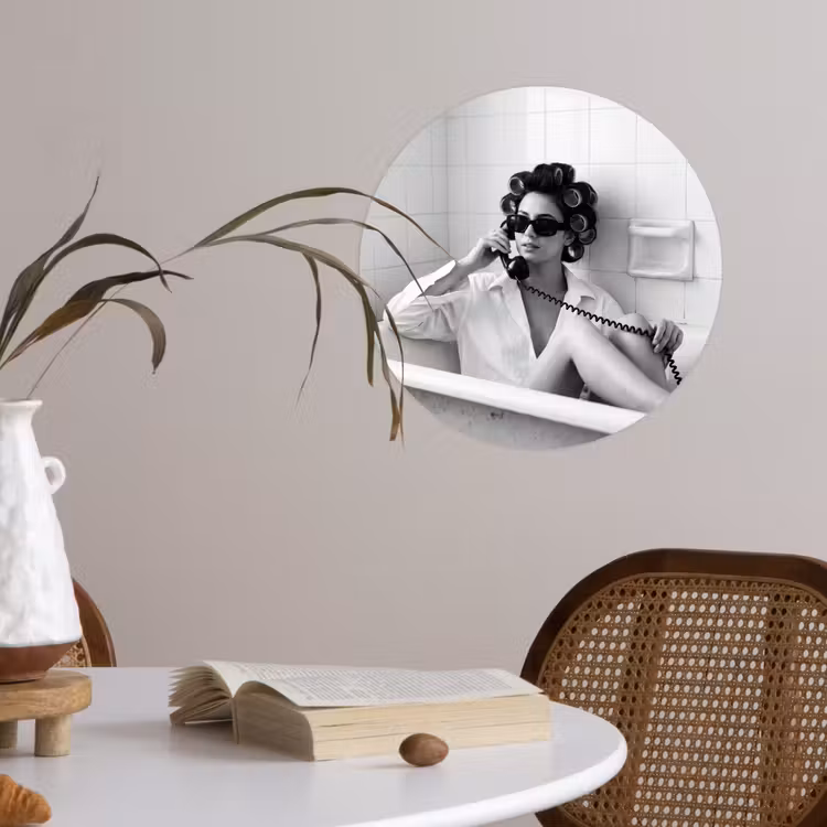 Bad - Vrouw - Zwart - Wit Wandcirkel behangsticker klein -sfeer3