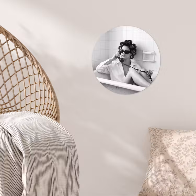 Bad - Vrouw - Zwart - Wit Wandcirkel behangsticker klein -sfeer4