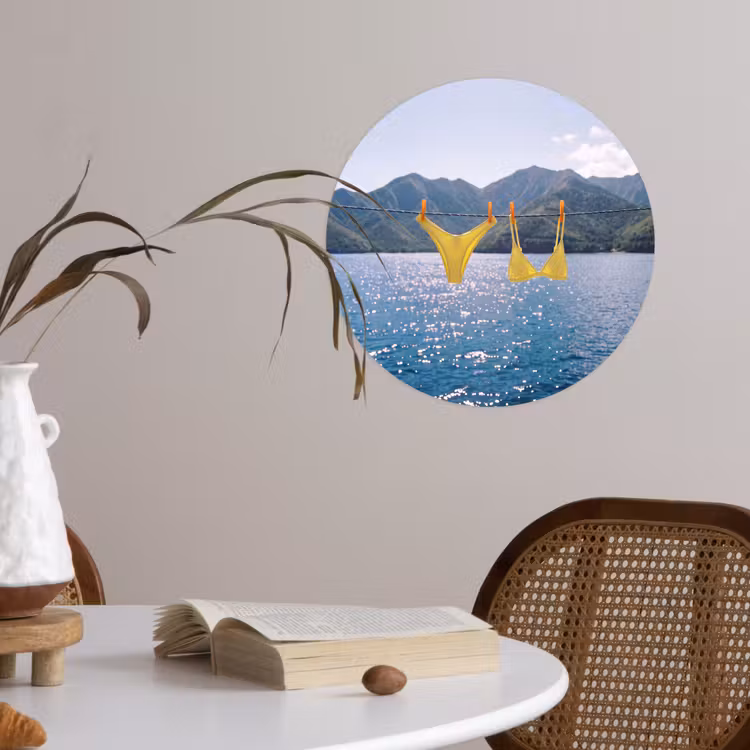 Badmode - Bikini - Zee - Bergen - Geel Wandcirkel behangsticker klein -sfeer3