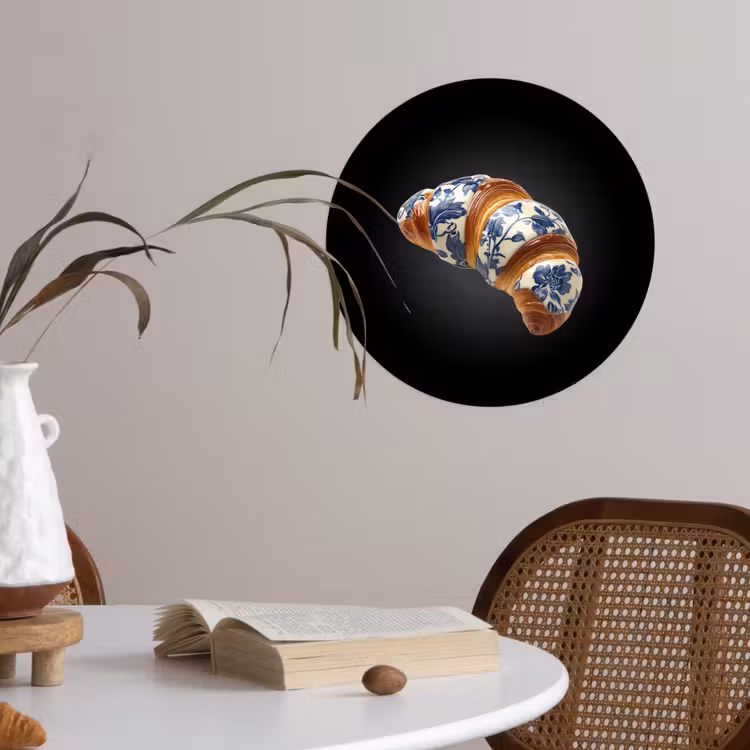 Croissant - Bloemenpatroon - Delftsblauw Wandcirkel behangsticker klein -sfeer3