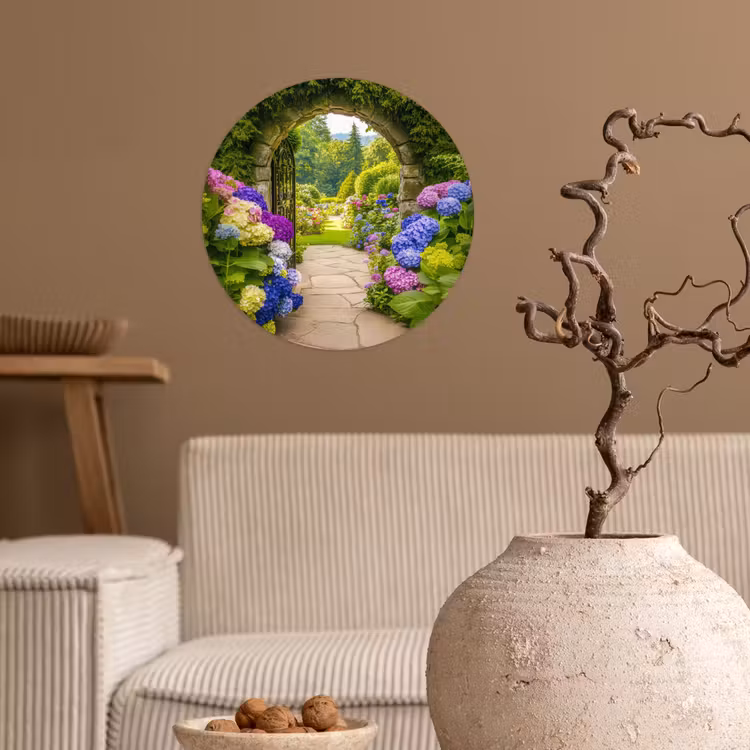 Doorkijk - Poort - Hortensia - Bloementuin Wandcirkel behangsticker klein -sfeer1