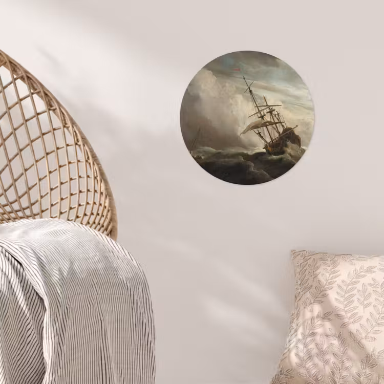 Een schip in volle zee bij vliegende storm - Schilderij van Willem van de Velde Wandcirkel behangsticker klein -sfeer4