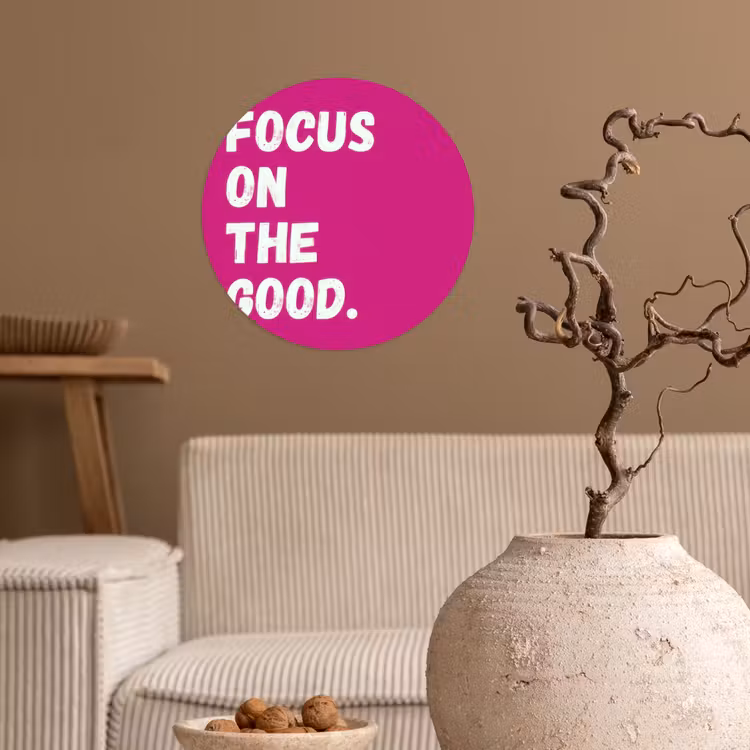 Focus on the good - Roze - Simple Wandcirkel behangsticker klein -sfeer1