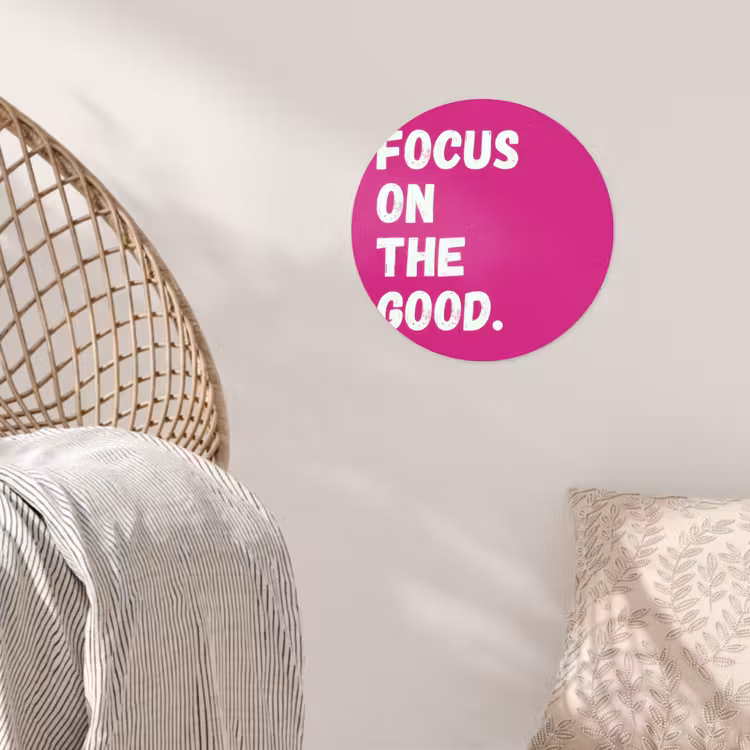 Focus on the good - Roze - Simple Wandcirkel behangsticker klein -sfeer4